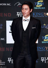 组图：宋允儿李敏贞参加珠宝奖 郑允浩2PM型男本色