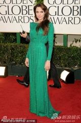 高清图：朱莉闪片绿裙华丽 皮特墨镜遮面耍个性