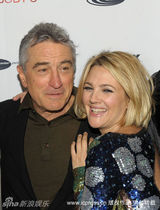 幻灯：《天伦》首映 巴里摩尔大秀风情粘上德尼罗