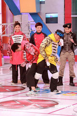 幻灯图集：郑裕玲化身骑士主持 杨思琦桃红外套抢眼