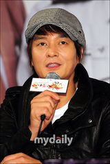 组图：韩星尹时允李智雅新剧《我也是花》记者会