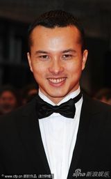 组图：《动物园的明信片》首映 切丽尔获导演护花