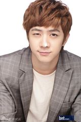 组图：MBLAQ独家时尚写真 帅气身姿风度翩翩