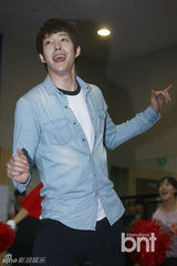 组图：SJ厉旭f(x)Luna音乐剧排练现场大公开