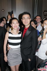 组图：小S被老公许雅钧踢曝爱吃醋