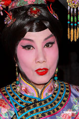 幻灯图：汪明荃舞台剧演慈禧 罗家英饰情人荣禄