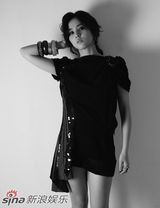 幻灯图集：韩星韩惠珍登男性杂志 黑白写真秀美腿