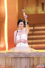 组图：黄子华田蕊妮获视帝后 张智霖获最喜爱奖