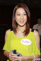 组图：钟嘉欣有意拍怀孕写真作珍藏