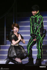 组图：林俊杰台湾开唱秀肌肉 阿信王彩桦做嘉宾