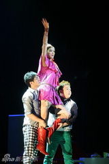 幻灯图集：邓超演话剧模仿杰克逊 孙俪给男友打满分