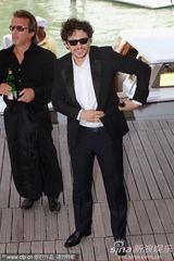 组图：《萨尔》发布会 詹姆斯-弗兰科惹粉丝尖叫