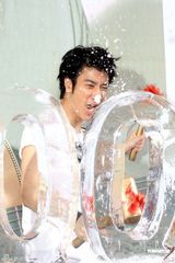 徐若瑄示“爱”王力宏 赠高跟鞋愿其寻真爱(图)