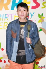 高清图：杨千嬅穿熊仔装为儿庆生 圈内好友到贺