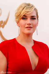 组图：艾美奖红毯 凯特-温丝莱特红裙霸气外露