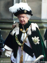 组图：威廉王子晋封王妃现身笑容甜美