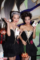 组图：候选亚姐亚男齐聚 街头拉票引混乱