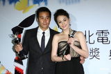 组图：张孝全首夺台北电影奖影帝 张榕容二度封后