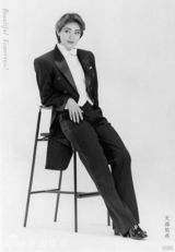 组图：天海佑希46岁生日 宝冢男角剧照大放送