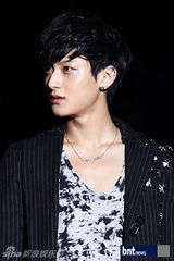 组图：韩团f(x)EXO-M等亮相上海K-POP音乐演唱会