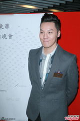 组图：欢乐满东华颁奖晚会 朱千雪不介意无提名