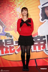 组图：“舞棍阿伯”叶复台出专辑 父女齐上台跳恰恰