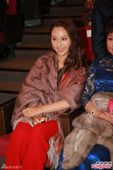 组图：赌王数百万支持太太 何超莲吴克羣献艺