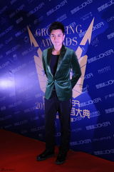 组图：贾乃亮何洁等亮相男士理容大典