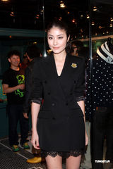 组图：陈慧琳麦浚龙等捧场新店 打扮儿子有心得