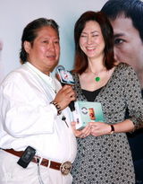 组图：《叶问2》票房破2亿 甄子丹洪金宝谢老婆