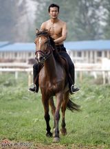 高清组图：邵兵廖凡张默加盟《让子弹飞》 姜文打造兄弟连