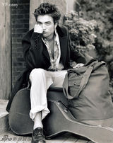 幻灯图集：罗伯特-帕丁森成《名利场》封面人物