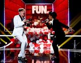 组图：新晋乐队fun.携手詹尼尔为MTV电影奖彩排
