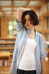 组图：吴越清新写真温婉知性 优享午后惬意时光