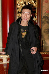 高清组图：徐若瑄深V拼性感 谈冯德伦笑而不答