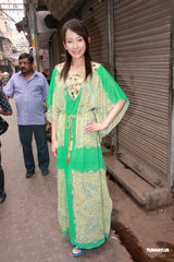 幻灯图：候选港姐印度拍外景 水土不服状态不佳 