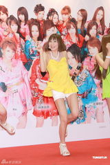 组图：吉泽明步希崎杰西卡亮相 下月将于香港开唱