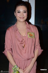 组图：《黑衣人3》香港首映 廖碧儿秀美腿