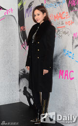 组图：李准等亮相活动 刘仁娜紧身皮裙露美腿