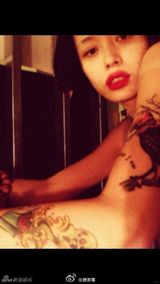 组图：曝汪峰旧爱名模照片 曾为其生育一女