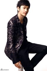 高清图：《唐伯虎2》将映 黄晓明登杂志露纯净气质