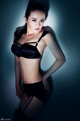 组图：孟茜变哥特式女子 性感冷艳追魂夺魄