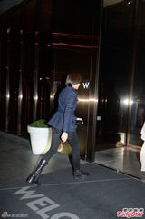 组图：何韵诗出席婚宴 与容祖儿刘浩龙首度聚首