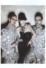 高清：名模李丹妮造型性感出镜 登时尚杂志封面 