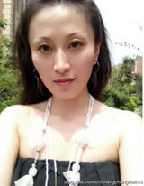 组图：杨子漂亮老婆私房美照皮肤白皙