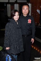 组图：黎耀祥与众星出席晚宴 合约未满暂不着急