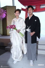 组图：TVB女星陈爽穿日式礼服结婚 强调自己很爱国