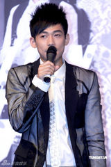 幻灯：苏醒推出新专辑 师兄王力宏录VCR祝福