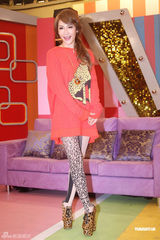 组图：萧亚轩上瑶瑶节目宣传新碟 自曝不爱大胸