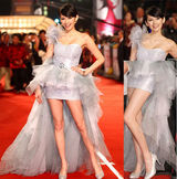 组图：金钟奖红毯女星爆乳裸背抢镜秀性感